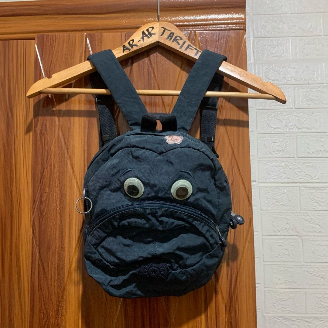 Kipling mini backpack (Category: Backpacks) located in Carmen. Submitted by aquarius.00 (Listing ID 1335747109, Image 2). Description: excellent repaired issue.