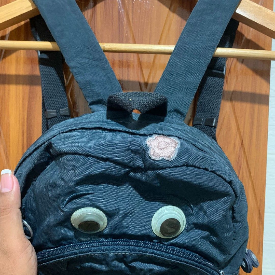 Kipling mini backpack (Category: Backpacks) located in Carmen. Submitted by aquarius.00 (Listing ID 1335747109, Image 3). Description: excellent repaired issue.
