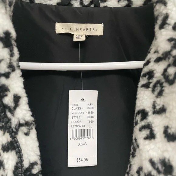 Leopard fleece jacket L.A hearts Women s Fashion Coats Jackets and Outerwear on Carousell