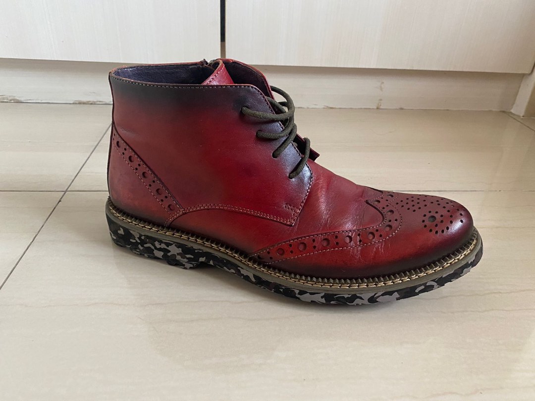 LIKE NEW MAROON BROGUE BOOTS IN FULL LEATHER sz 40, Fesyen Pria
