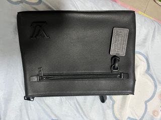 （分類：）位於 。 由 HUGOBOSS 提交（商品編號 1335642675，圖片 1）。簡介： 。