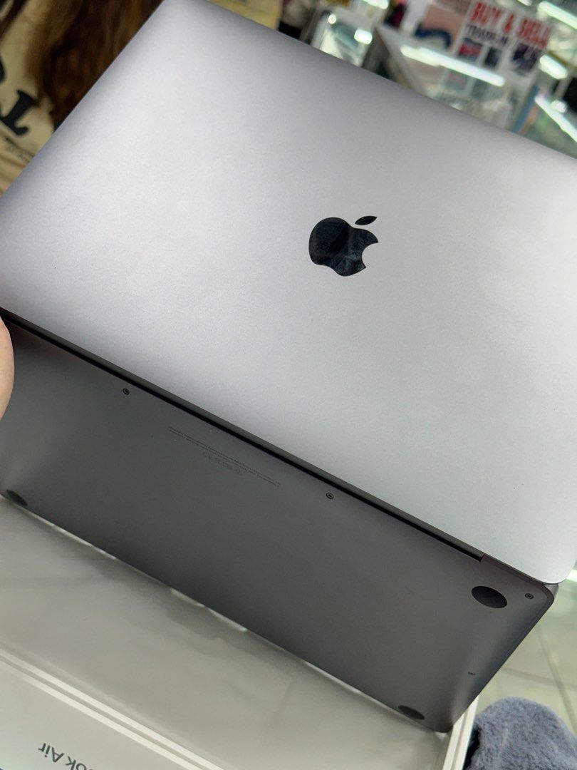macbook air m1 13 inch 256gb 8ram (Category: Laptops & Notebooks) located in San Juan City. Submitted by jalailahmamosaca (Listing ID 1335713697, Image 3). Description: macbook air m1 13 inch 256gb 8ram same serial box with origanal charger .