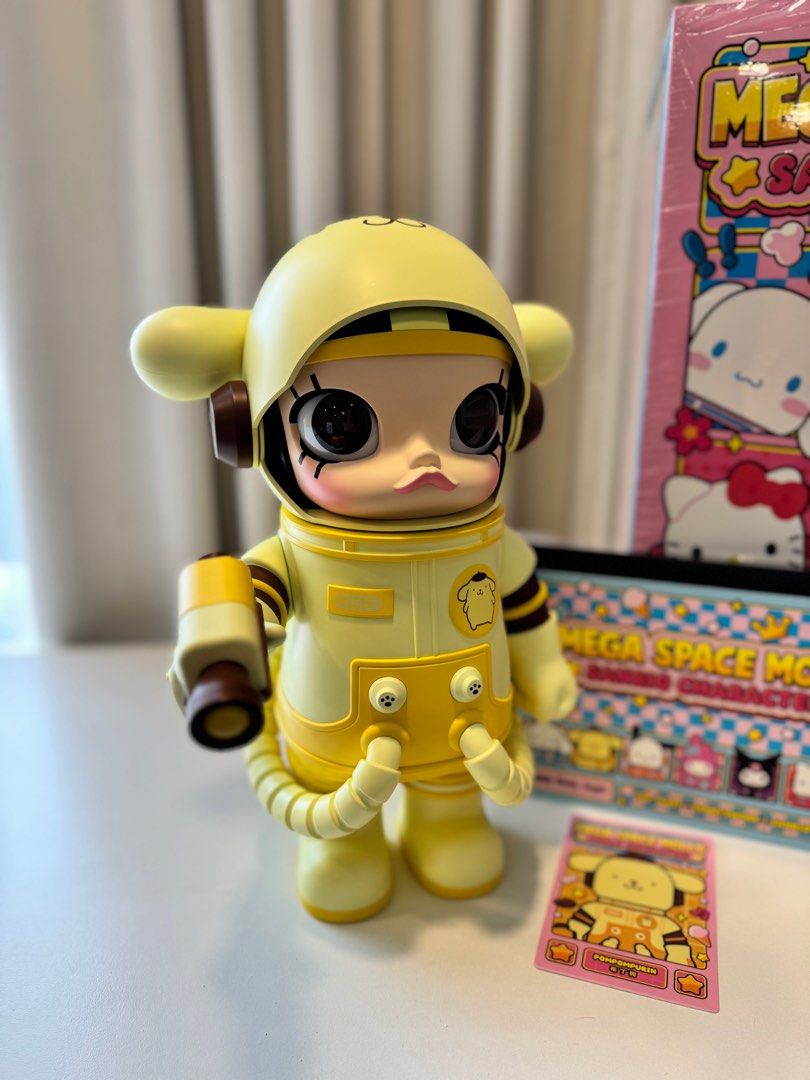 MEGA SPACE MOLLY 400% Sanrio Characters Series Pompompurin 2024 LIMITED