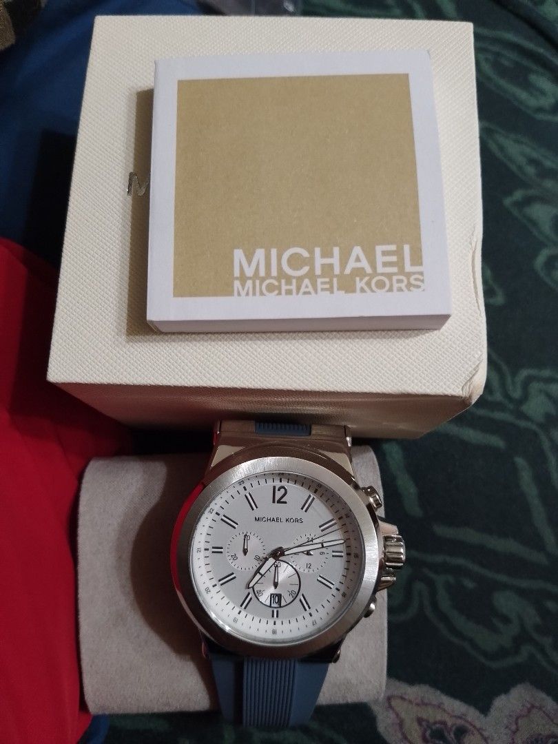 Michael Kors Oversized Dylan Silver-Tone and Silicone Watch (Category: Men's Watches) located in Tanauan. Submitted by bandtee (Listing ID 1335666541, Image 3). Description: For Sale Only, No to Swap or Trade In! On Hand Michael Kors Oversized Dylan Silver-Tone and Silicone Watch Oversized watch • Stainless steel/silicone • Silver-tone hardware • Oversized • 48mm case • Quartz/chronograph movement • Buckle fastening • Water resistant up to 10 ATM