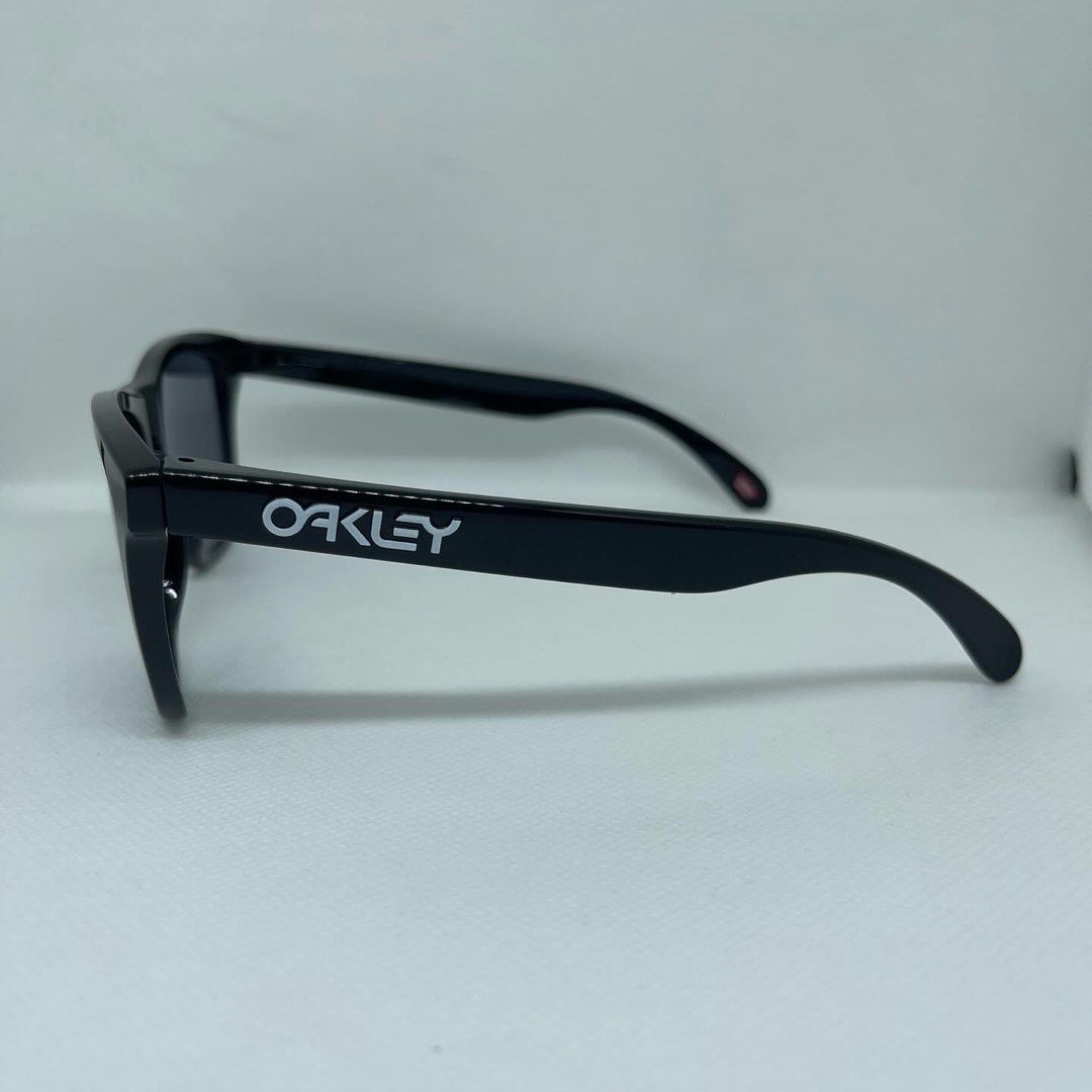 Oakley frogskins (Category: Sunglasses & Eyewear) located in Caloocan City. Submitted by stash2 (Listing ID 1335654979, Image 3). Description: Oakley Frogskins ₱7,500 Available on hand For other model requests, please send us a message. #oakley #oakleysunglasses #oakleyshades #oakleymnl #oakleymanila #oakleyph #oakleyphilippines #antiparamanila #antiparamnl #antiparaphilippines #antiparaph #sunglassesmanila #sunglassesmnl #sunglassesphilippines #