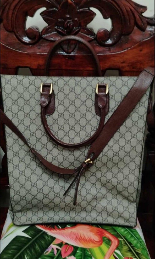 Gucci gg supreme men's bag hotsell