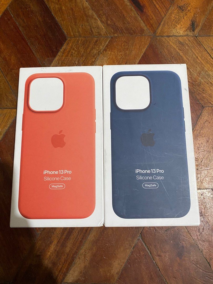 Original Apple Silicone MagSafe Case for iPhone 13 Pro (Category: Cases & Sleeves) located in Manila. Submitted by razelysonn (Listing ID 1335775653, Image 1). Description: 101% Original, FIXED PRICE BELOW SRP Some seal might be broken due to being stored for awhile. Nonetheless it’s original .