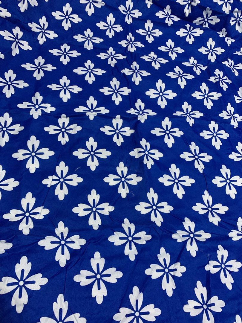 Sale Bedsheet Blue Printed - Fully Garterized (Category: Bedding & Towels) located in Makati City. Submitted by Everythingnice2022 (Listing ID 1335762887, Image 1). Description: One size fits all.