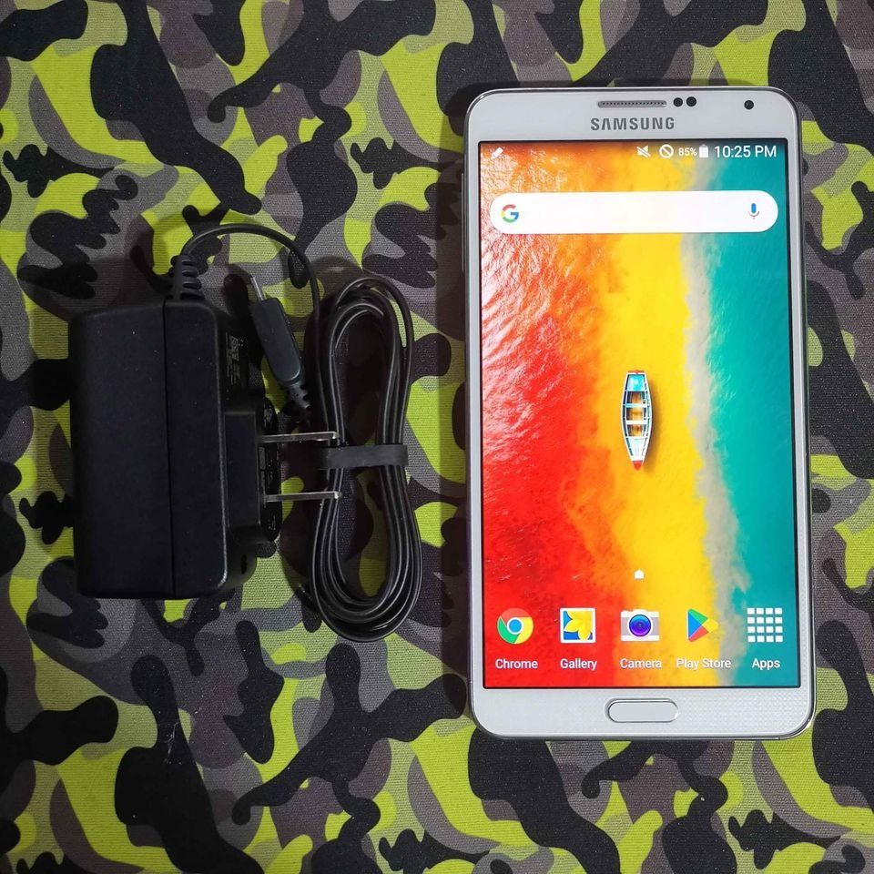 SAMSUNG Galaxy NOTE 3 SM-N9005 - WIFI Used Only | Item Code: 58 (Category: Samsung) located in Caloocan City. Submitted by christian.montalban (Listing ID 1335767846, Image 2). Description: SAMSUNG Galaxy NOTE 3 SM-N9005 - WIFI Used Only | Item Code: 58 W/ OUT S-PEN: P1,599.00 W/ S-PEN: P2,099.00 32GB ROM | 3GB RAM 5.7 Inches Super AMOLED Display 3,200 mAh Li-ion Removable Battery OS: 5.0 Android Color: White NOTE: - All Parts are Original - Cann
