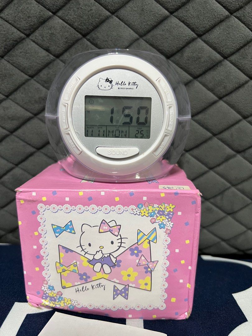 Sanrio Hello Kitty color changing alarm clock (Category: Clocks) located in Las Pinas. Submitted by marblestoys (Listing ID 1335654804, Image 2). Description: Payment via bpi / bdo / gcash / paymaya / COD / COP Shipping fee shouldered by buyer Via flash / j&t / Grab / lalamove Crossposted .