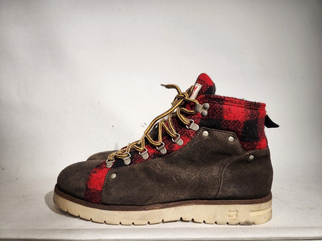 Lug Sole Soda Chalet Boots Soda Lace Up Black Heeled Booties