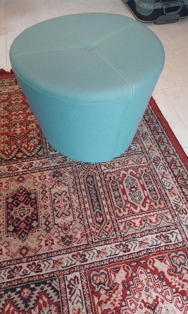 Stool (Category: Chairs) located in Singapore. Submitted by fusjeodhei889 (Listing ID 1335691577, Image 3). Description: .