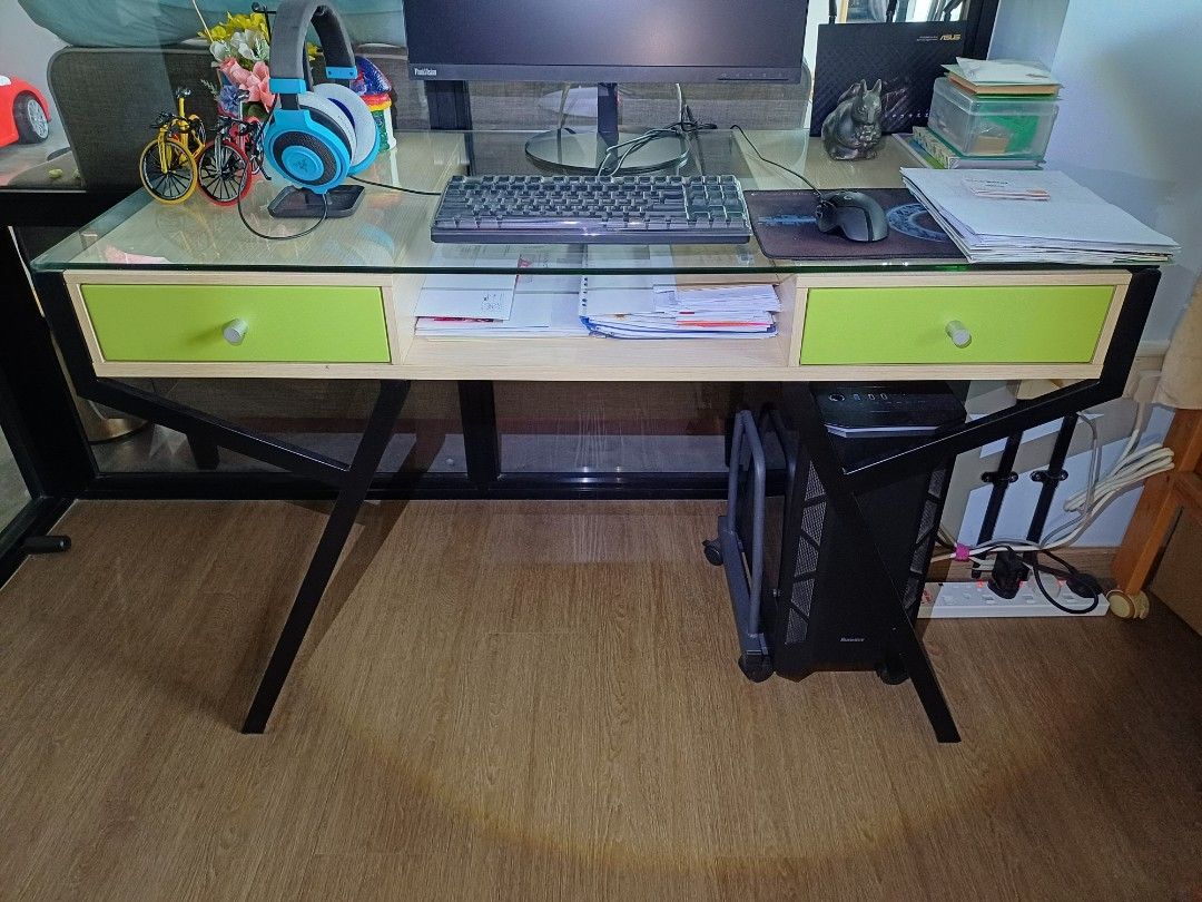 Study Table (Category: Tables & Sets) located in Singapore. Submitted by cloudwish_asia (Listing ID 1335671619, Image 1). Description: Study table to sell off as I am moving out. It is still in good condition with no defects. L:120, W:60, H: 75.5.