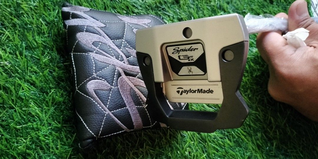 Taylormade Driver + Taylormade Spider Putter Bundle (Category: Golf) located in Rizal. Submitted by happynaldski (Listing ID 1335703422, Image 3). Description: Taylormade R15 Driver + Taylormade Spider Putter Combo Bundle. Super Excellent Condition. Barely Used.
