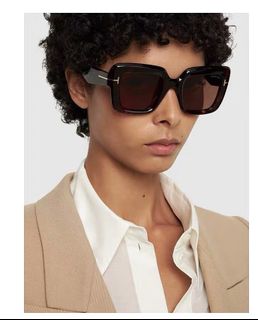 (Category: ) located in . Submitted by sunglasses.versionsale (Listing ID 1335705260, Image 1). Description: .