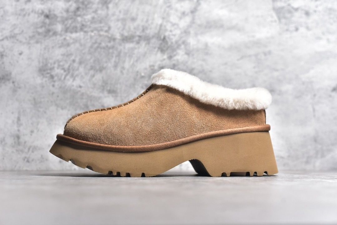 UGG women winter shoes, Women's Fashion, Footwear, Boots on Carousell