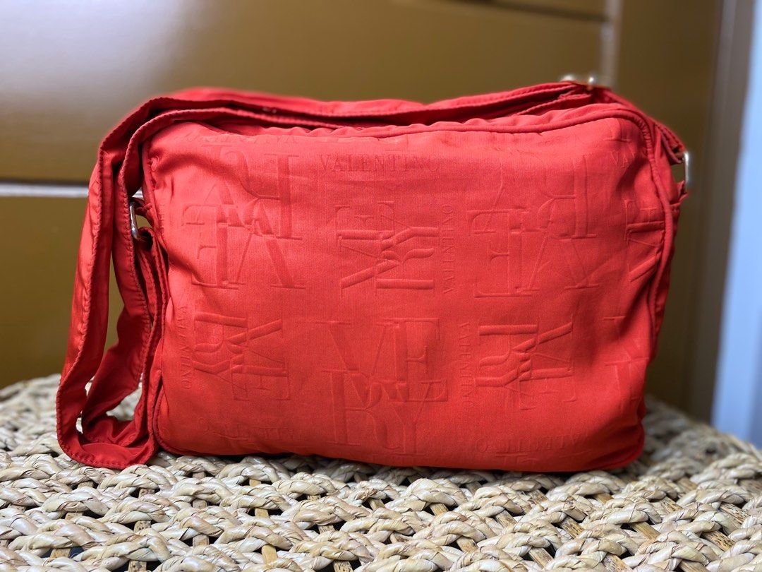Vintage Very Valentino Garavani Messenger Camera Bag