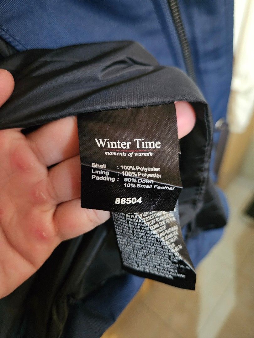 Winter Time Down Jacket (Category: Coats, Jackets and Outerwear) located in Singapore. Submitted by waffleinator (Listing ID 1335708085, Image 2). Description: Used for a trip to Korea in December. Kept me warm despite the winds. Comes with a detachable hood..
