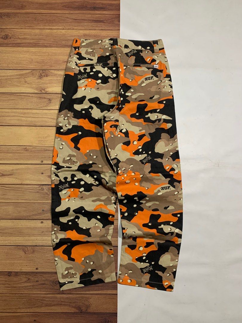 X-GIRL X HUF BIG UPS CAMO SKATE PANTS, Fesyen Pria, Pakaian , Bawahan di  Carousell
