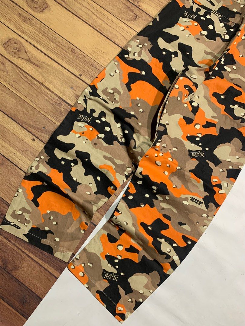 X-GIRL X HUF BIG UPS CAMO SKATE PANTS, Fesyen Pria, Pakaian , Bawahan di  Carousell