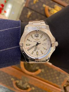 (Category: ) located in . Submitted by redrabbitluxury_singpore (Listing ID 1335824988, Image 1). Description: .