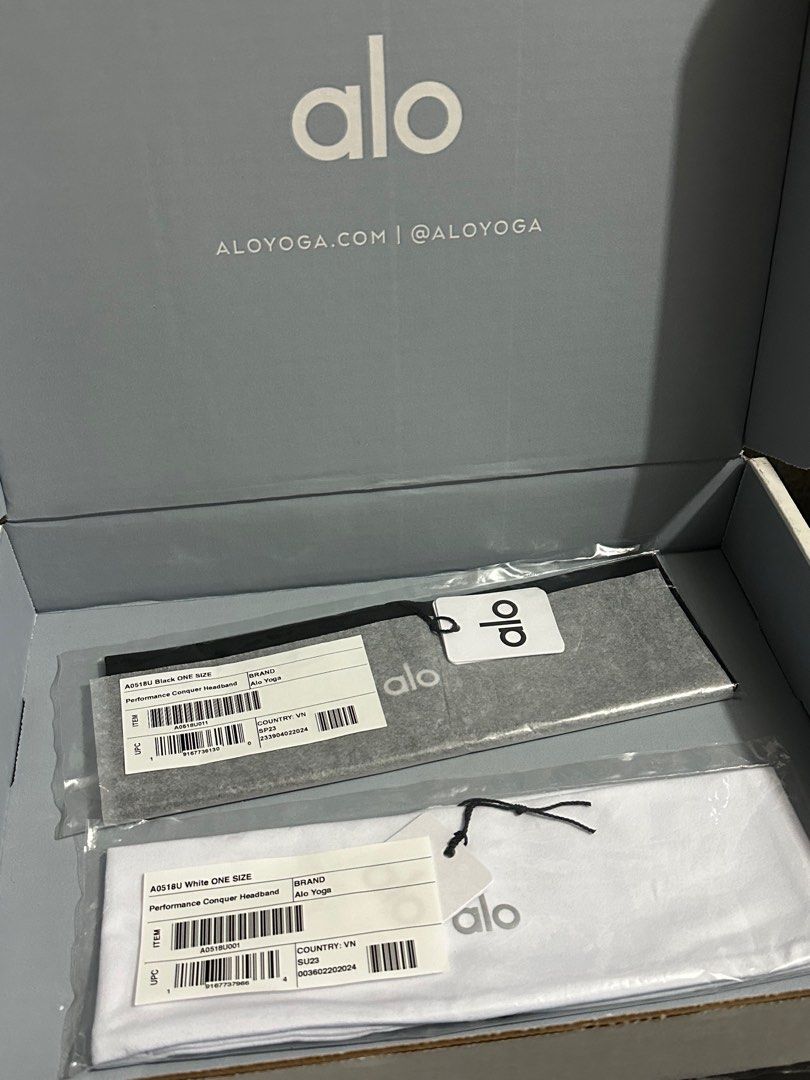 ALO Headband (Category: Hair) located in Manila. Submitted by dream.cream (Listing ID 1335791544, Image 1). Description: ALO Headband colors: Black/White preorder.