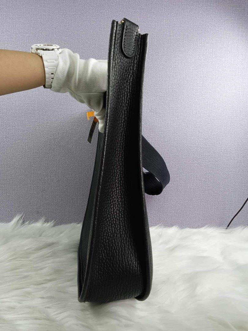 Authentic Hermes Evelyne GM (Category: Luxury Bags & Wallets) located in Dinalupihan. Submitted by hydzsalva (Listing ID 1335787863, Image 3). Description: Authentic Hermes Evelyne in GM size color black No inclusion.