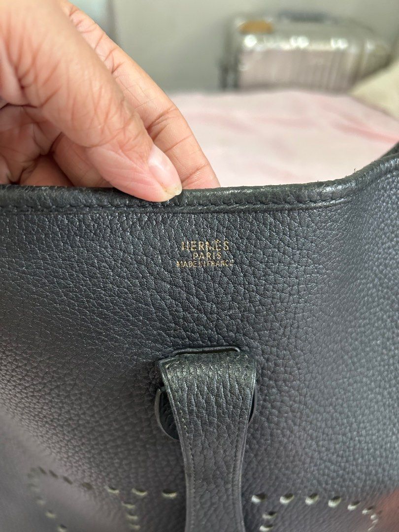 Authentic Hermes Evelyne GM (Category: Luxury Bags & Wallets) located in Dinalupihan. Submitted by hydzsalva (Listing ID 1335787863, Image 2). Description: Authentic Hermes Evelyne in GM size color black No inclusion.