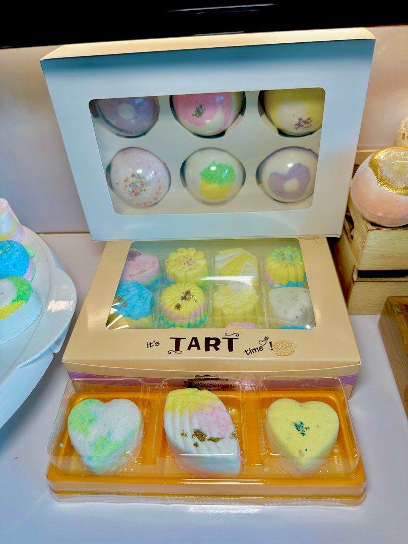 Bath bombs (Category: Body Care) located in Singapore. Submitted by kimxuanan120283 (Listing ID 1335915080, Image 2). Description: 90g/1 pcs 1 boxes 12pcs 15.90 Mini bombs 35g /1pcs - 1 boxes 12pcs 12.99.