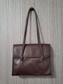（分類：）位於 。 由 declutteragen05 提交（商品編號 1335883965，圖片 1）。簡介： 。