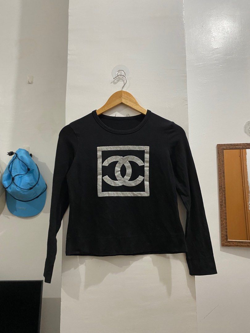 CHANEL BOUTIQUE CC LOGO CROP SWEATER Luxury Apparel on Carousell