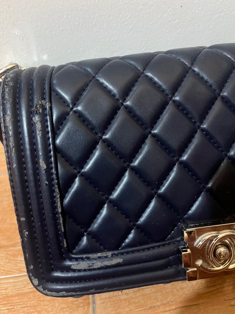 Chanel Le Boy bag (Category: Luxury Bags & Wallets) located in Bulacan. Submitted by unkn0wned1 (Listing ID 1335873996, Image 2). Description: NGA with some flaws Nego .