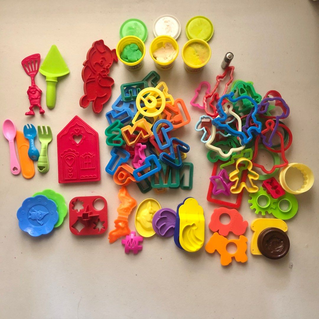TAKE ALL Clay / Cookie Cutters (Category: Craft Supplies & Tools) located in Imus. Submitted by dyelinn (Listing ID 1335787440, Image 2). Description: Used Clay or cookie cutters from UK 77 pcs Clay/ Cookie cutters, 3 Play Doh (includes tools, random letters, shapes, animals, Christmas theme) ₱300.