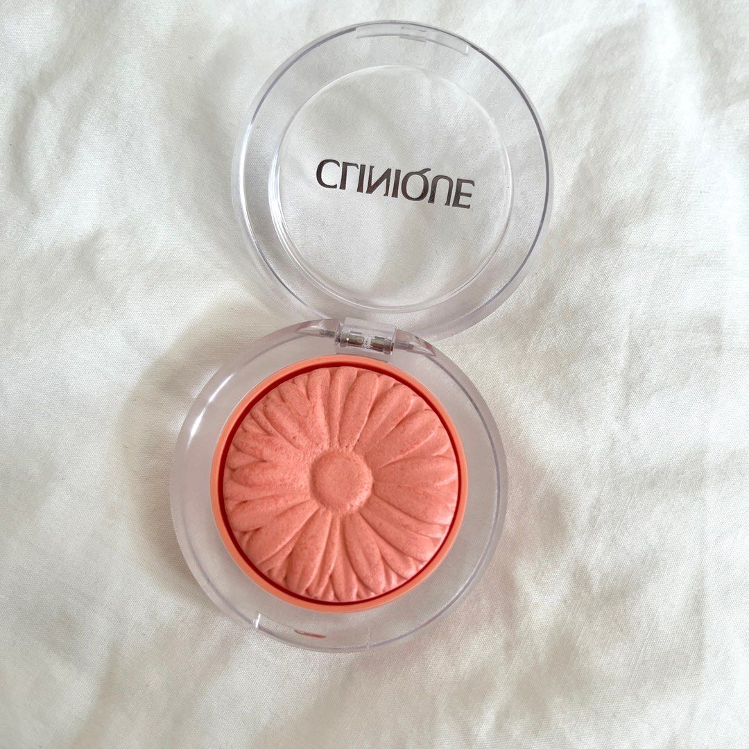 Clinique Cheek Pop Powder Blush (Melon Pop) (Category: Makeup) located in Quezon City. Submitted by 2011mgt (Listing ID 1335792422, Image 2). Description: - 10/10 condition ⭐️ used once only!! - bought for ₱1850 in store rfs: already have a lot of shades, decluttering tags: clinique, clinique makeup, blush, powder blush, peach blush, pink blush, blush powder, shimmer blush.