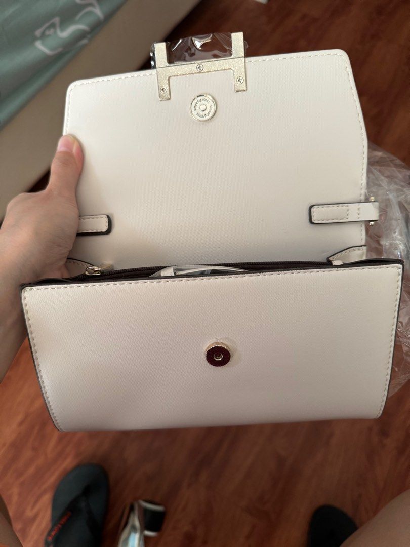 clutch hush puppies original authentic tas pesta party tas kerja wanita tas hangout jalan tas date hush puppies bag not coath pedro guess marhen j hnm berskha Fesyen Wanita Tas Dompet