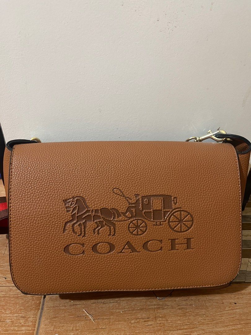 Coach sling bag (Category: Luxury Bags & Wallets) located in Bulacan. Submitted by unkn0wned1 (Listing ID 1335875424, Image 1). Description: NGA brand new Large in actual.