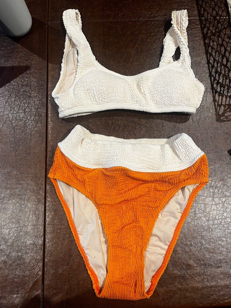 Dear Sea Stories crinkled bikini (Category: Bikinis & Swimsuits) located in Quezon City. Submitted by phantom_reader (Listing ID 1335820755, Image 1). Description: Brand New just stored Still has its sanitary sticker for the bottoms The top is padded Really soft fabric! .