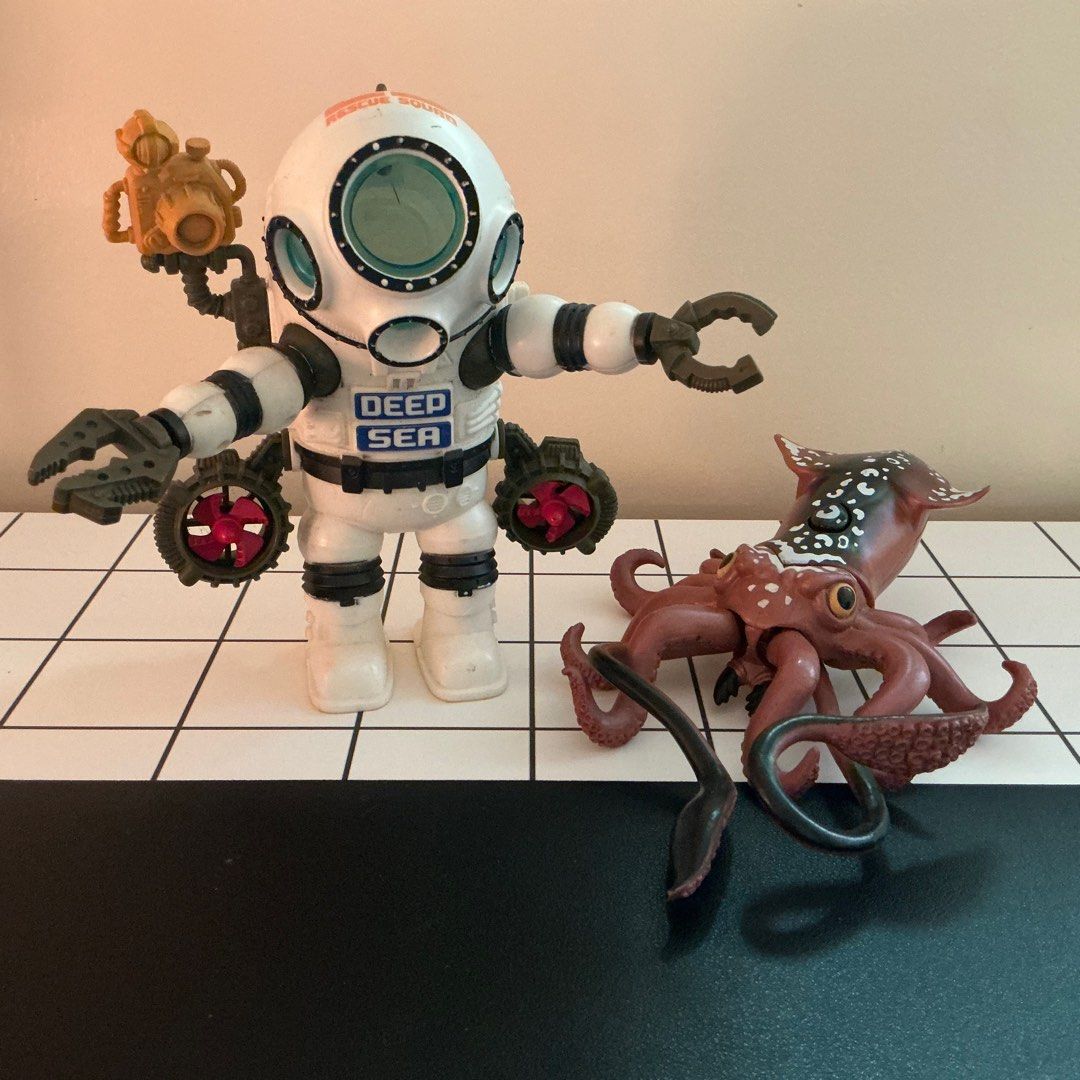 Deep Sea Explorer and Giant Squid (Category: Vintage Collectibles) located in Baguio. Submitted by bobafatph (Listing ID 1335803972, Image 1). Description: Condition: Minor scratches Location: Baguio City Shipping: J&T Payment: Gcash/Bank.