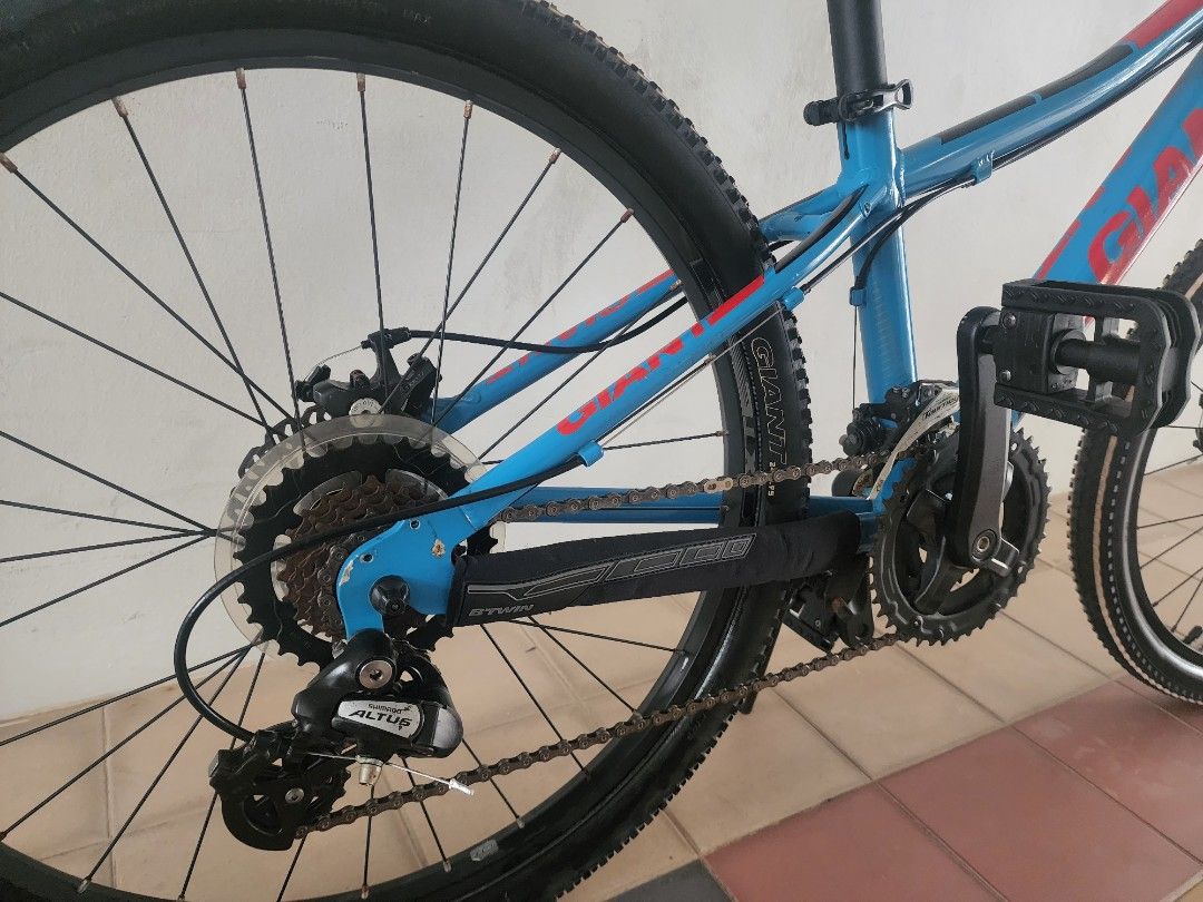Giant XTC 24 inch w full disc brakes Sports Equipment Bicycles Parts Bicycles on Carousell