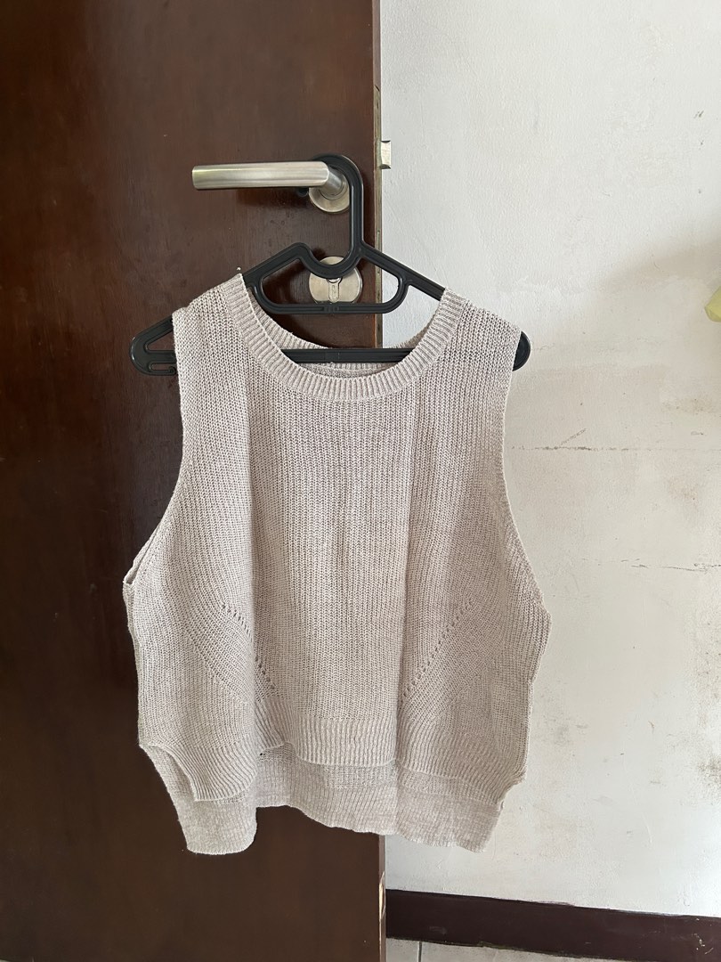 Grey Knit Vest, Fesyen Wanita, Pakaian Wanita, Atasan di Carousell — free download