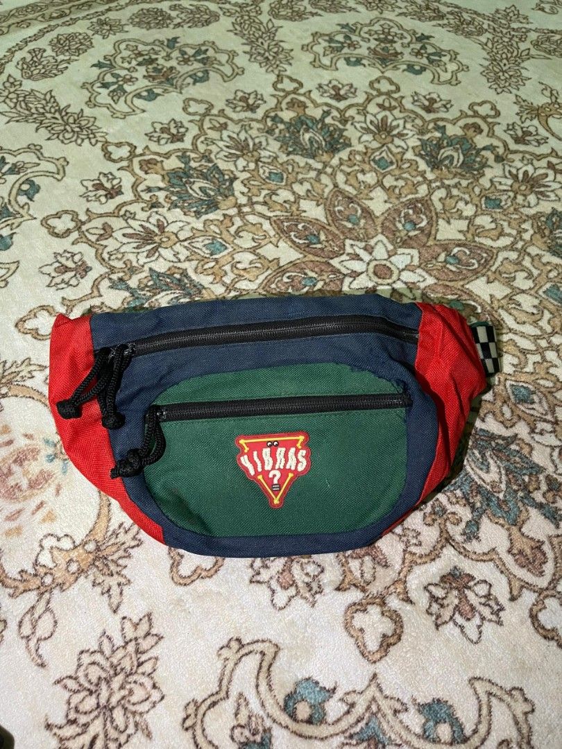 Guess vibras fanny pack top