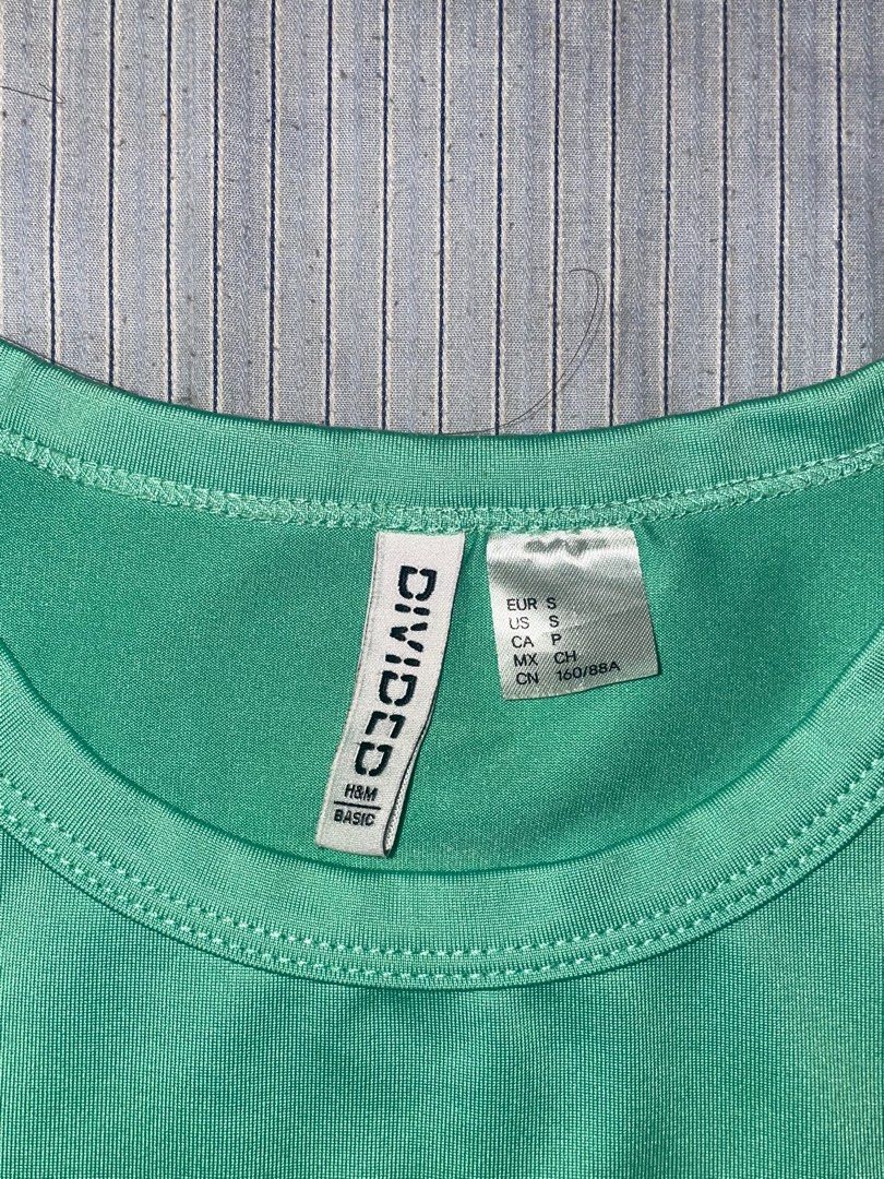 H&M Crop top (Category: Others Tops) located in Malabon City. Submitted by krishaaec (Listing ID 1335954428, Image 3). Description: Brand new natanggal lang yung tag but never worn.