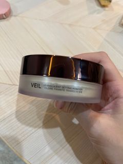 Hourglass translucent powder
