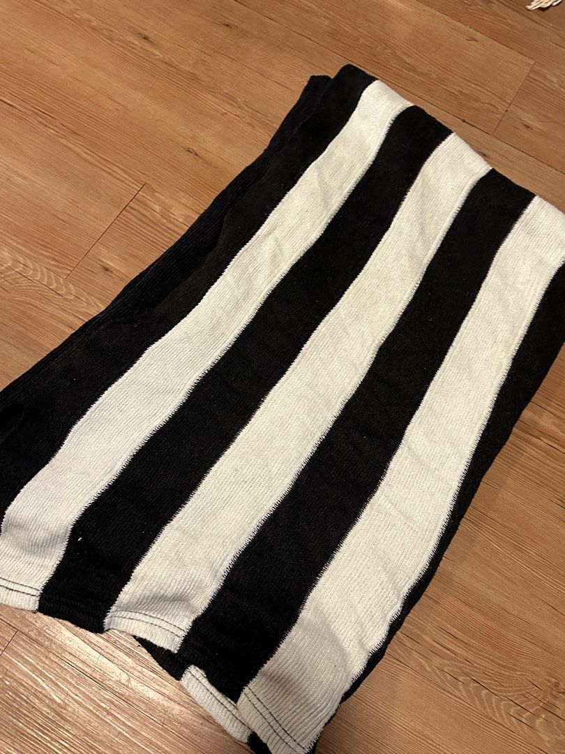 IKEA Evior black and white blanket