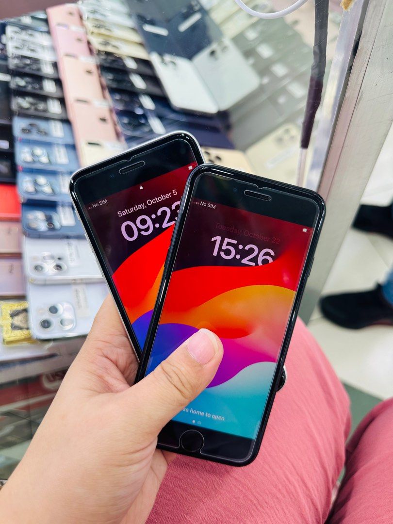 Iphone SE 2020 128gb Good batt fu (Category: iPhone SE Series) located in San Juan City. Submitted by javedsgadgetshop (Listing ID 1335930405, Image 2). Description: OPEN FOR INSTALLMENT VIA CREDIT CARD/GGIVES/SPAY/BILLEASE & SWAP/TRADE-IN! BUY AND SELL! Quick Specs : Iphone SE 2020 •128gb •NTC Variant •Good batt health •Factory Unlock •95% Smoothness •No hidden issue | No Repaired •100% Authentic | Not Refurbished •w/ OEM Charger & store warrant