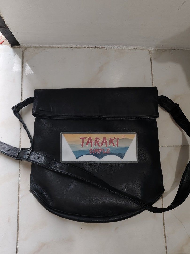 ISSEY MIYAKE DESIGN STUDIO (Category: Luxury Bags & Wallets) located in Baguio. Submitted by igorotak.111.taraki.com (Listing ID 1335881935, Image 2). Description: FS ISSEY MIYAKI DESIGN STUDIO LEATHER BODY BAG V.GOOD CONDI WTH SIGN OF USAGE NO ISSUES SOLID NITO ❤️ DIRECT PM TO PURCHASE FOR FASTER TRANSACTION THANKYOU 🙏❤️ ASKING PRICE 4880 OR BEST OFFER.
