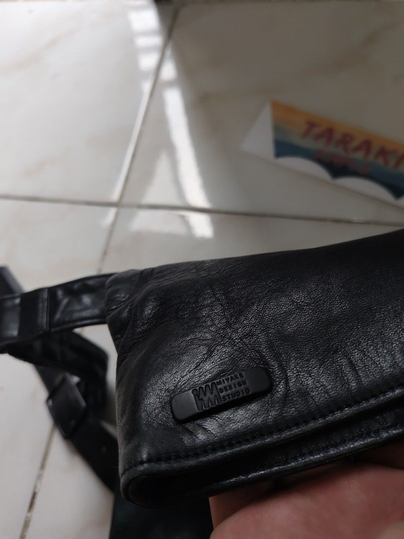 ISSEY MIYAKE DESIGN STUDIO (Category: Luxury Bags & Wallets) located in Baguio. Submitted by igorotak.111.taraki.com (Listing ID 1335881935, Image 1). Description: FS ISSEY MIYAKI DESIGN STUDIO LEATHER BODY BAG V.GOOD CONDI WTH SIGN OF USAGE NO ISSUES SOLID NITO ❤️ DIRECT PM TO PURCHASE FOR FASTER TRANSACTION THANKYOU 🙏❤️ ASKING PRICE 4880 OR BEST OFFER.