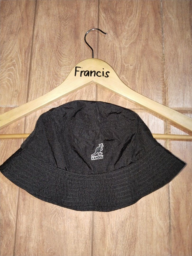 Kangol nylon bucket hat (Category: Caps & Hats) located in Barili. Submitted by francis88z (Listing ID 1335920266, Image 1). Description: kangol nylon bucket hat adults size medium as new condition 650+sf.