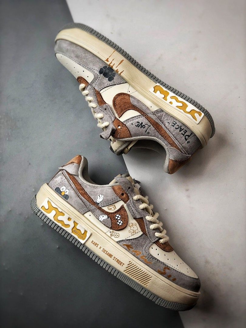 Nike air force 1 x kaws best sale