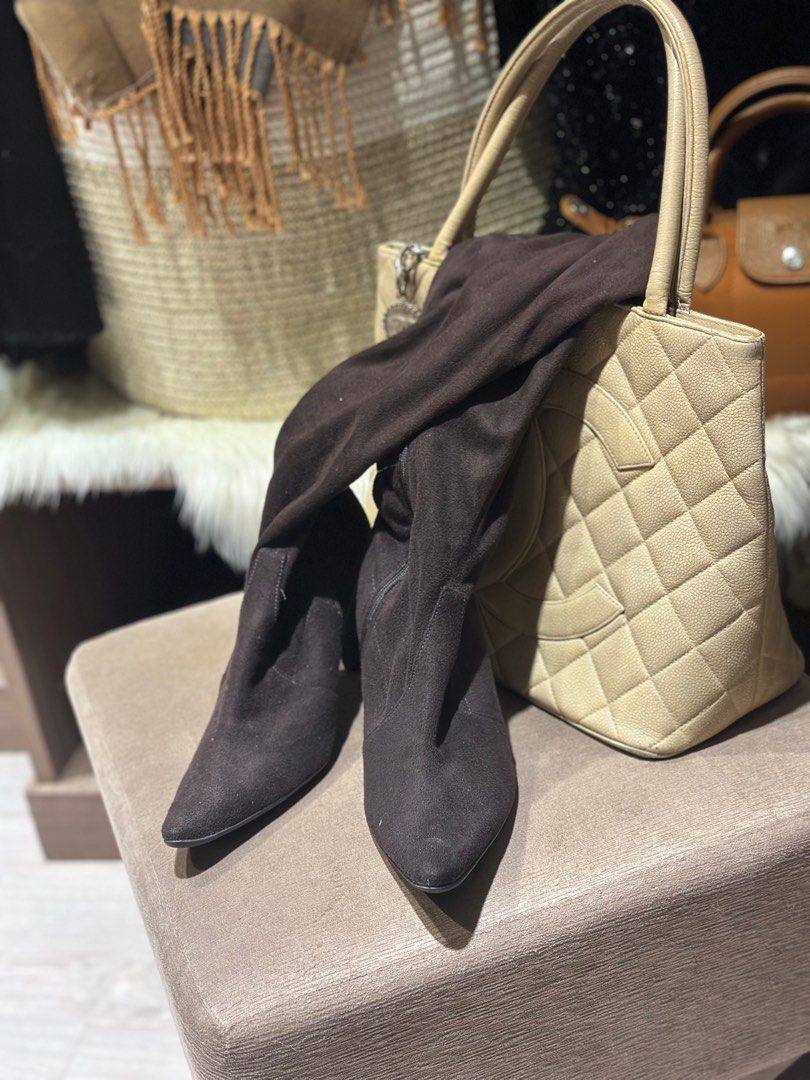 Kenneth Cole Suede Boots (Category: Boots) located in Baguio. Submitted by kimstyleessentials (Listing ID 1335962337, Image 3). Description: Like New never used Suede in Brown Color Knee Length Size 6 Kenneth Cole.